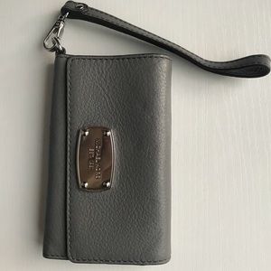 NWOT Michael Kors Wallet/iPhone holder